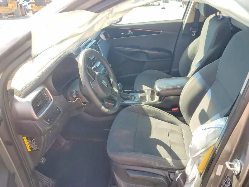 2017 KIA SORENTO LX  