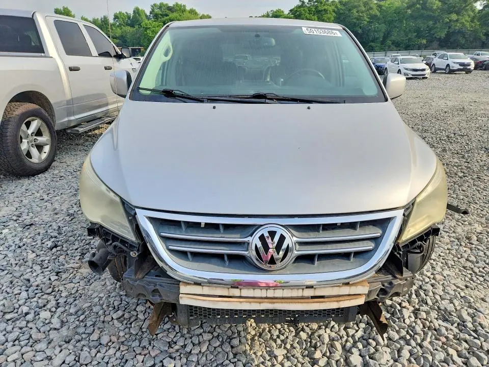 2010 VOLKSWAGEN ROUTAN SE  