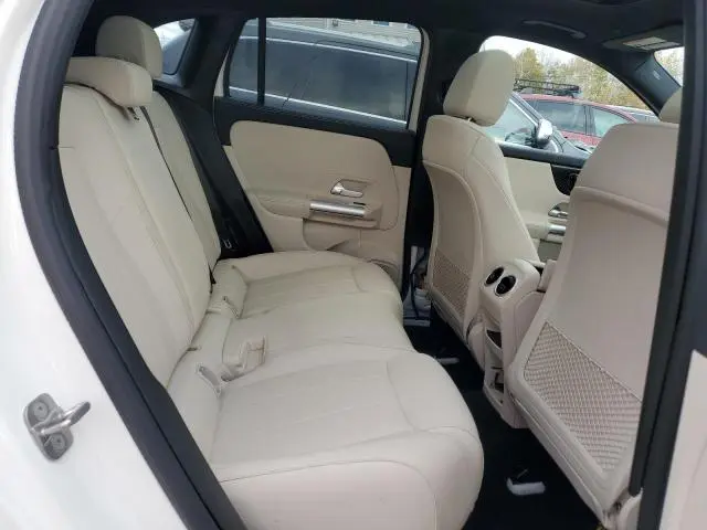 2025 MERCEDES-BENZ GLA 250 4MATIC  