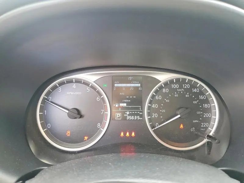 2021 NISSAN KICKS S  