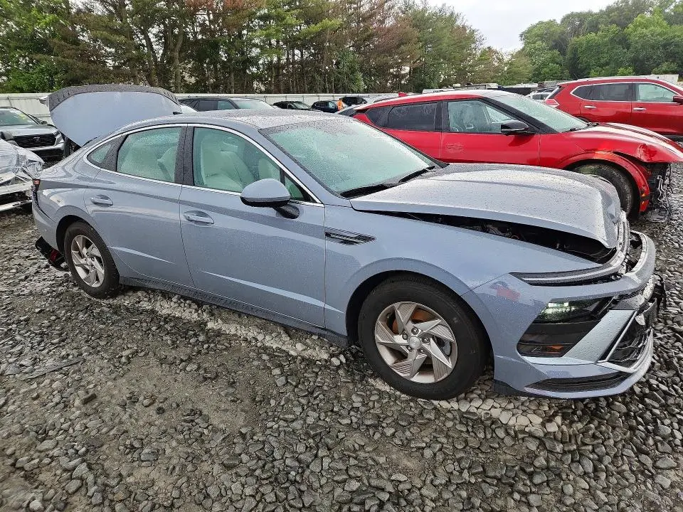 2025 HYUNDAI SONATA SE  