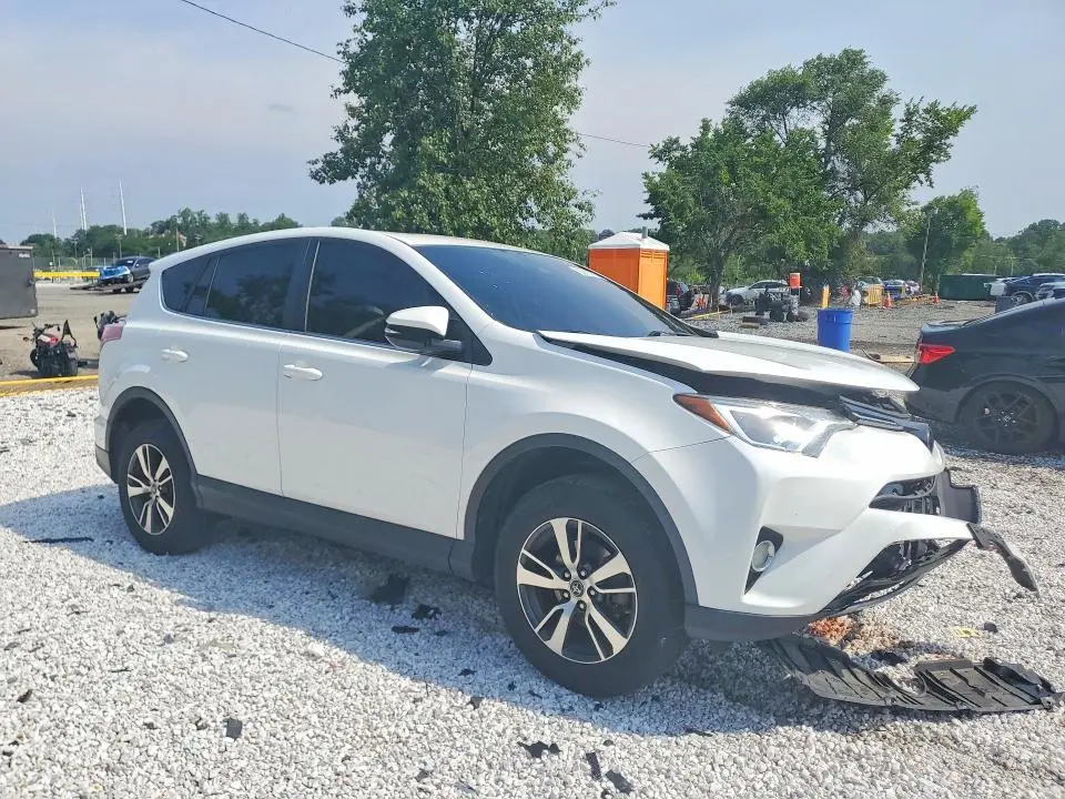2018 TOYOTA RAV4 XLE  