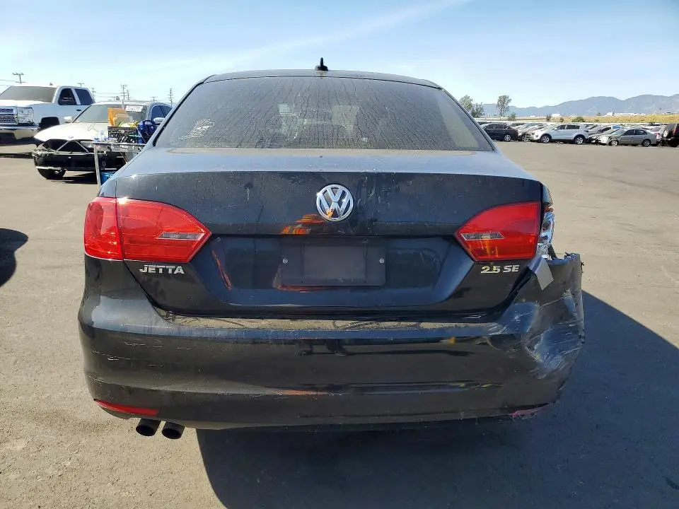 2011 VOLKSWAGEN JETTA SE  