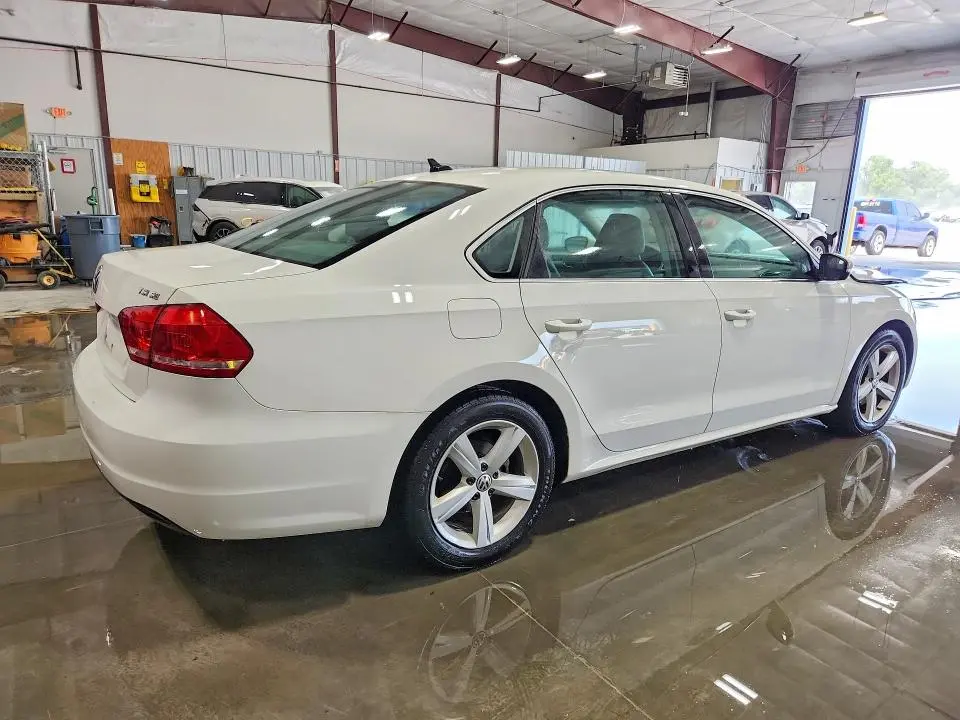 2014 VOLKSWAGEN PASSAT SE  