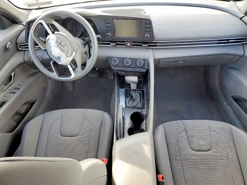 2021 HYUNDAI ELANTRA SE  