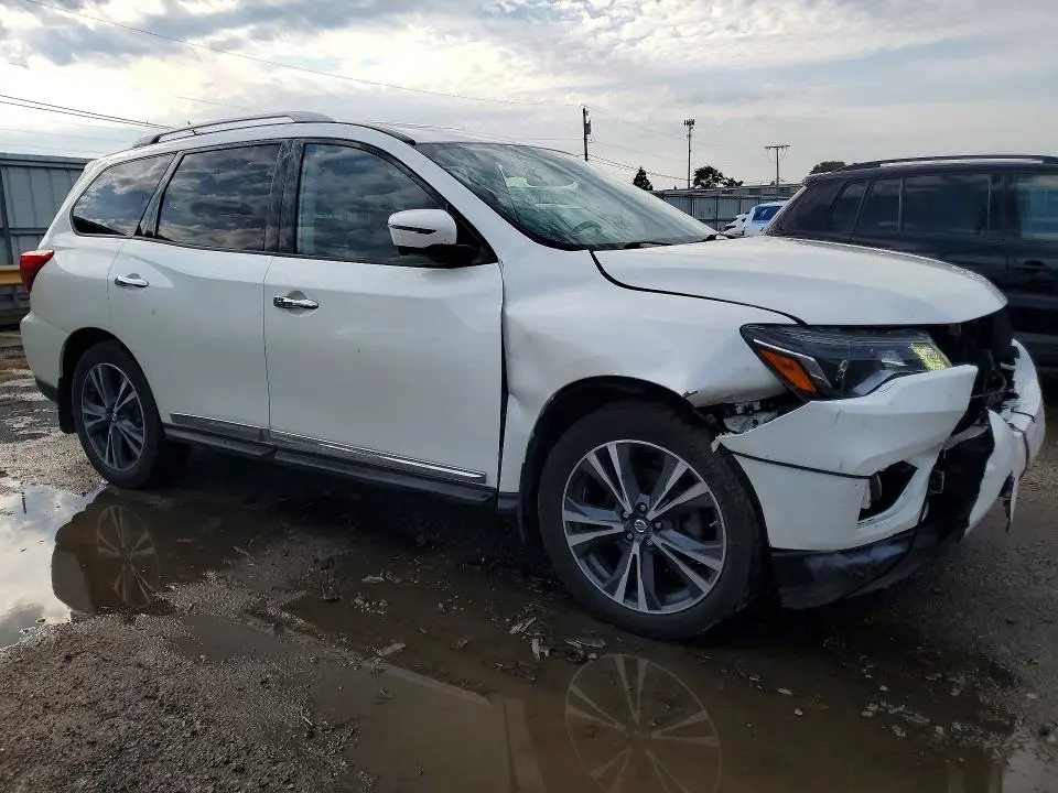 2017 NISSAN PATHFINDER PLATINUM  
