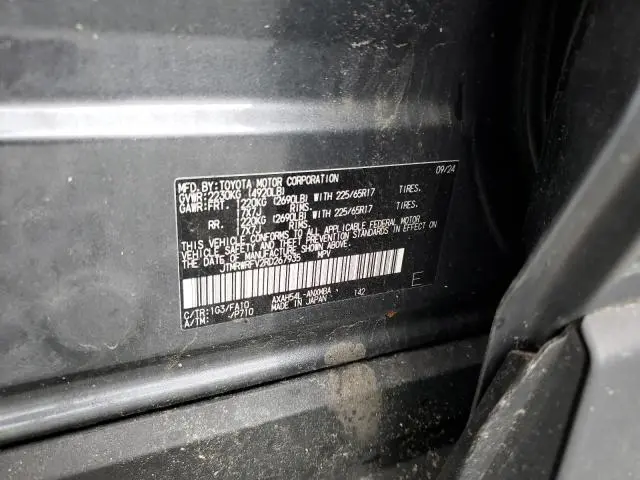 2024 TOYOTA RAV4 XLE  