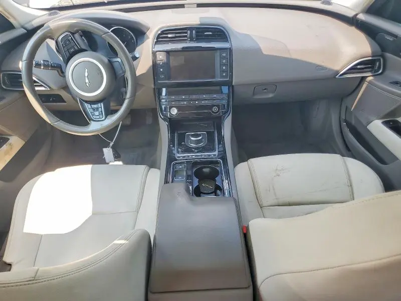 2018 JAGUAR XE PREMIUM  