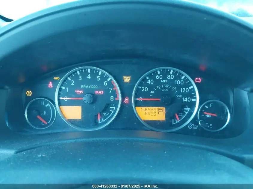 2011 NISSAN PATHFINDER LE