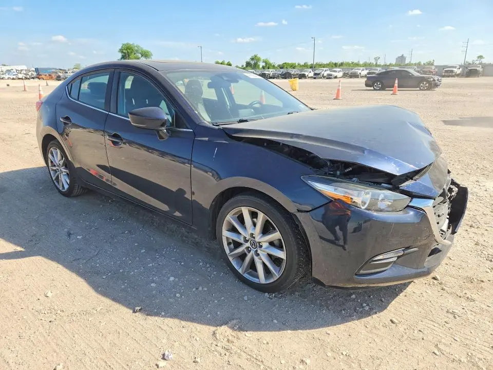 2017 MAZDA 3 TOURING  