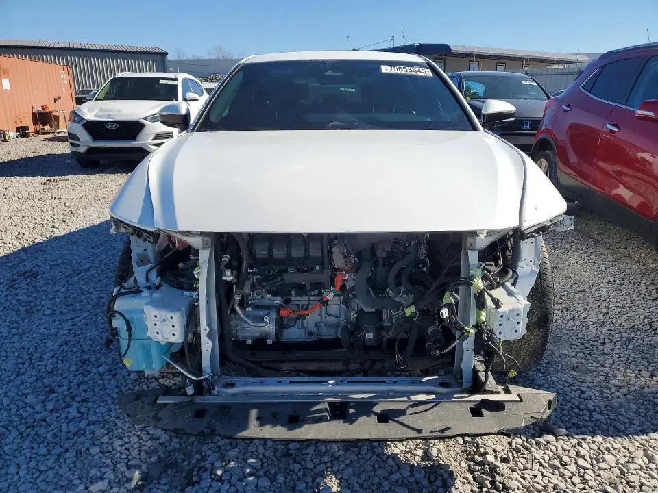 2024 TOYOTA CROWN XLE  