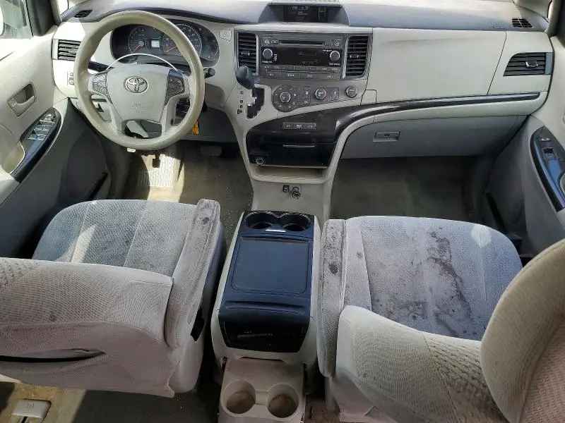 2012 TOYOTA SIENNA LE 8-PASSENGER  