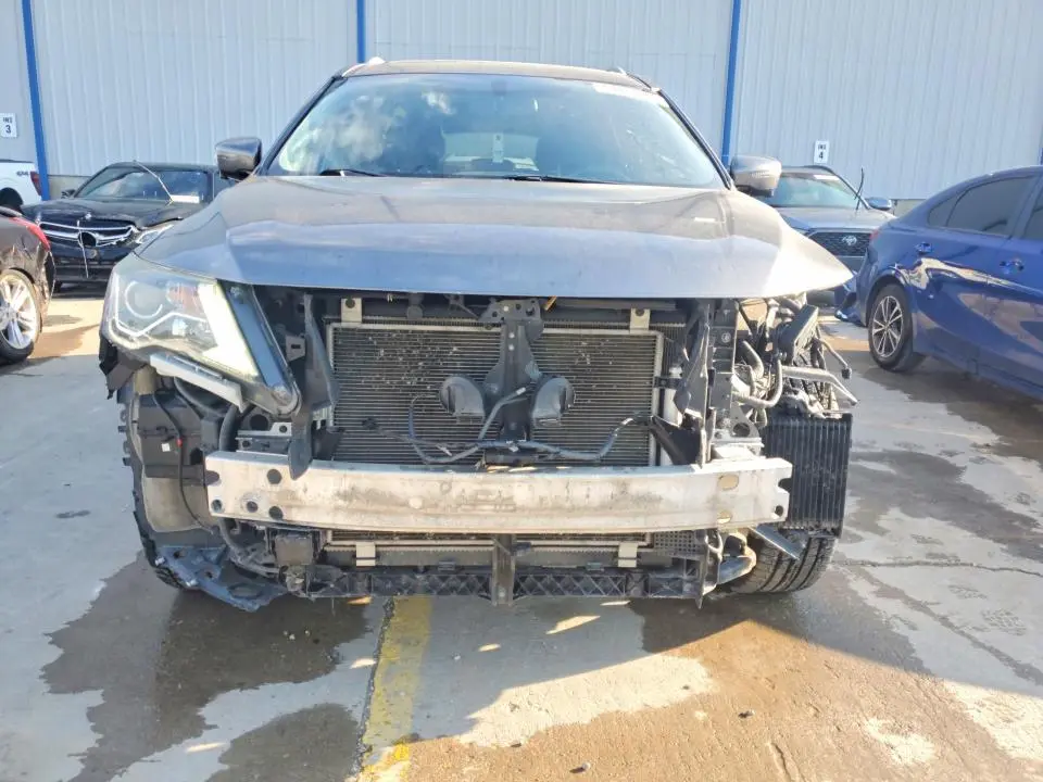 2018 NISSAN PATHFINDER SL  