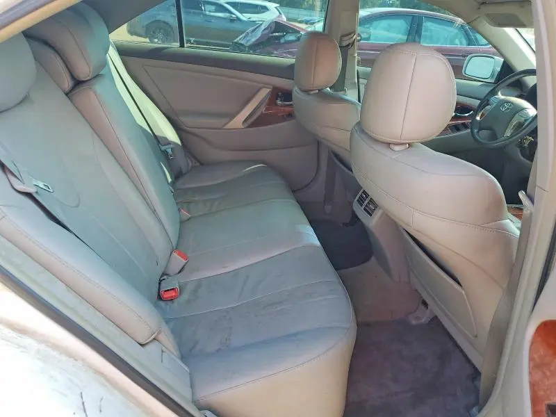 2011 TOYOTA CAMRY XLE V6  
