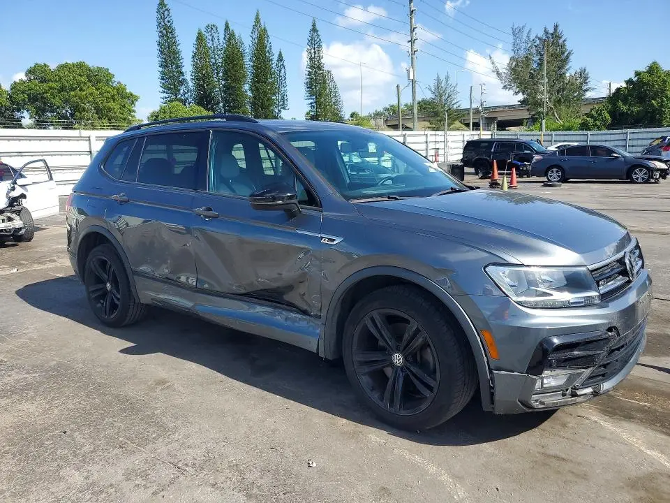 2019 VOLKSWAGEN TIGUAN SE  