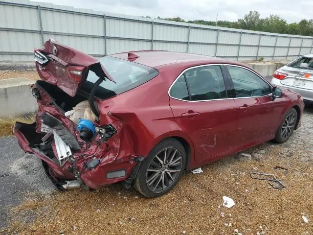2021 TOYOTA CAMRY XLE