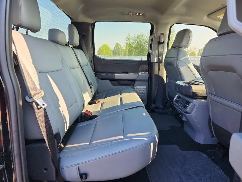 2025 FORD F150 LIGHTNING XLT  