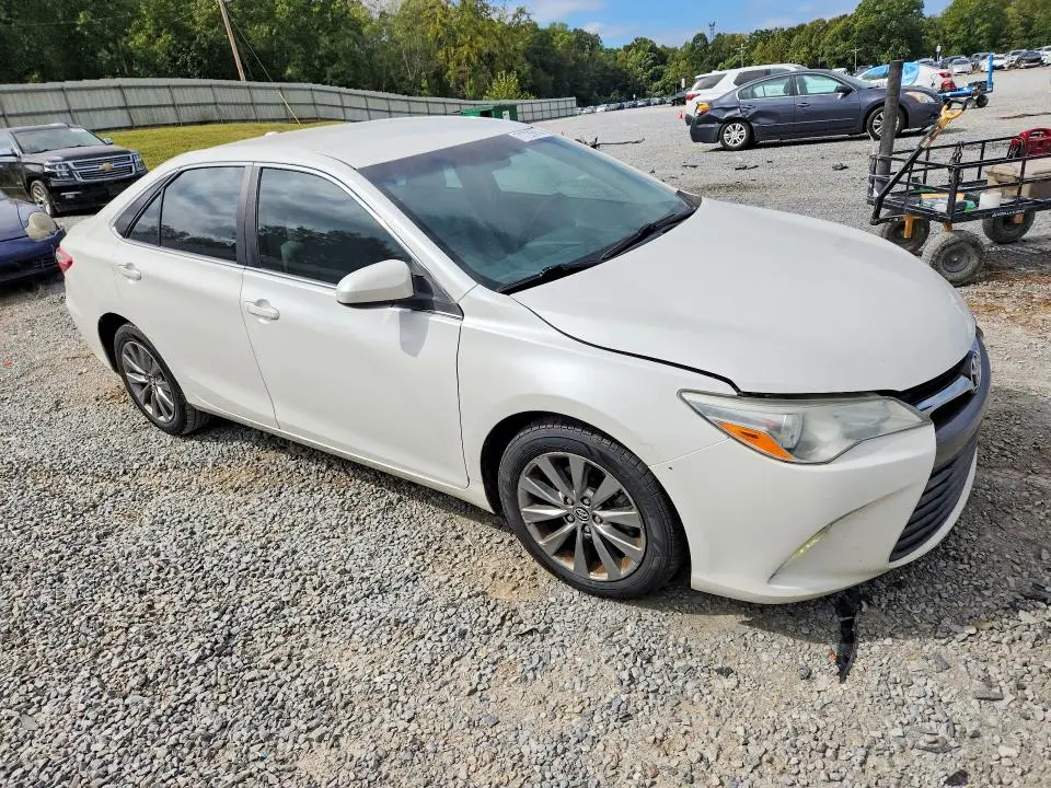2015 TOYOTA CAMRY XLE  