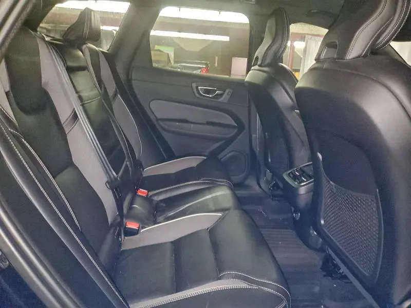 2020 VOLVO XC60 T5 R-DESIGN  