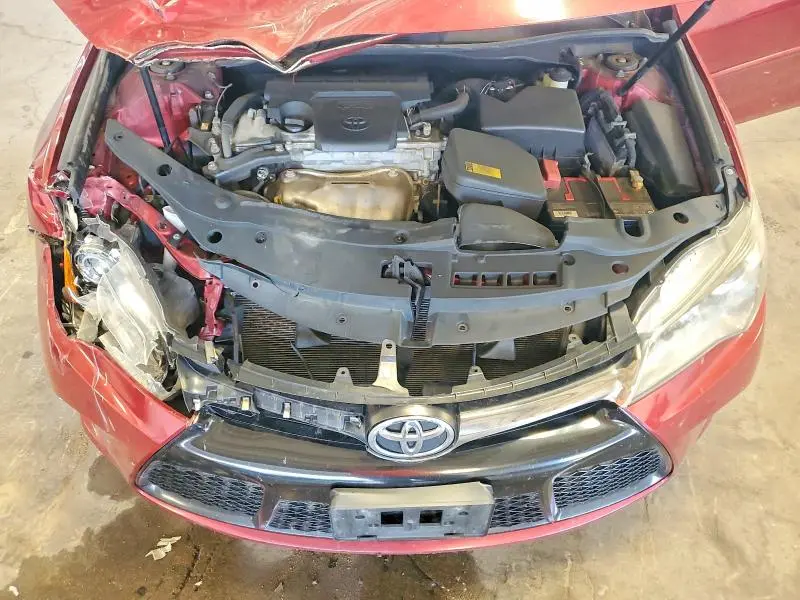 2015 TOYOTA CAMRY SE  