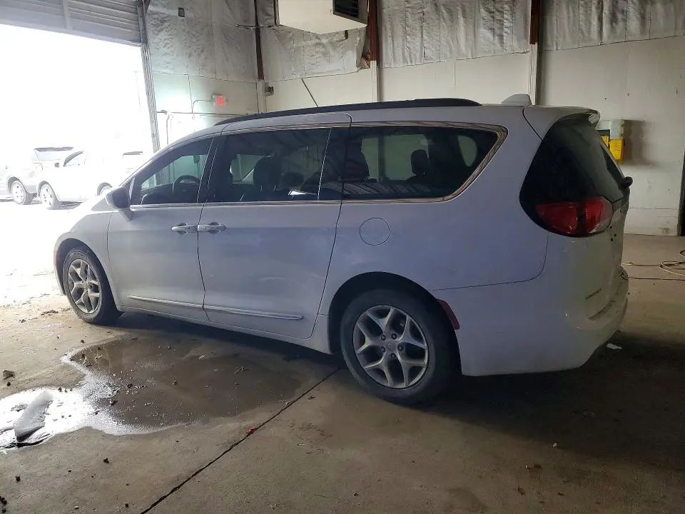 2017 CHRYSLER PACIFICA TOURING L  