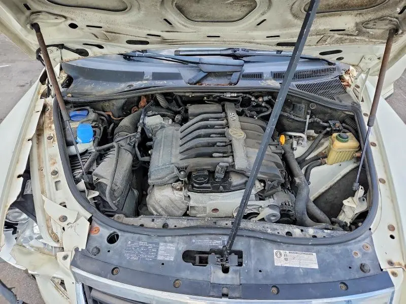 2010 VOLKSWAGEN TOUAREG V6  