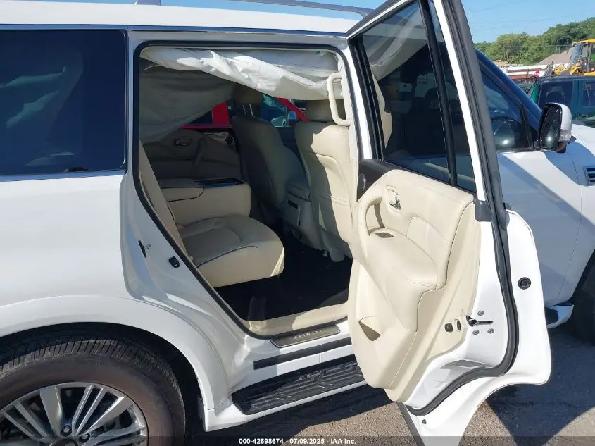 2022 INFINITI QX80 LUXE
