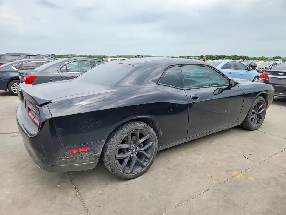 2021 DODGE CHALLENGER SXT  