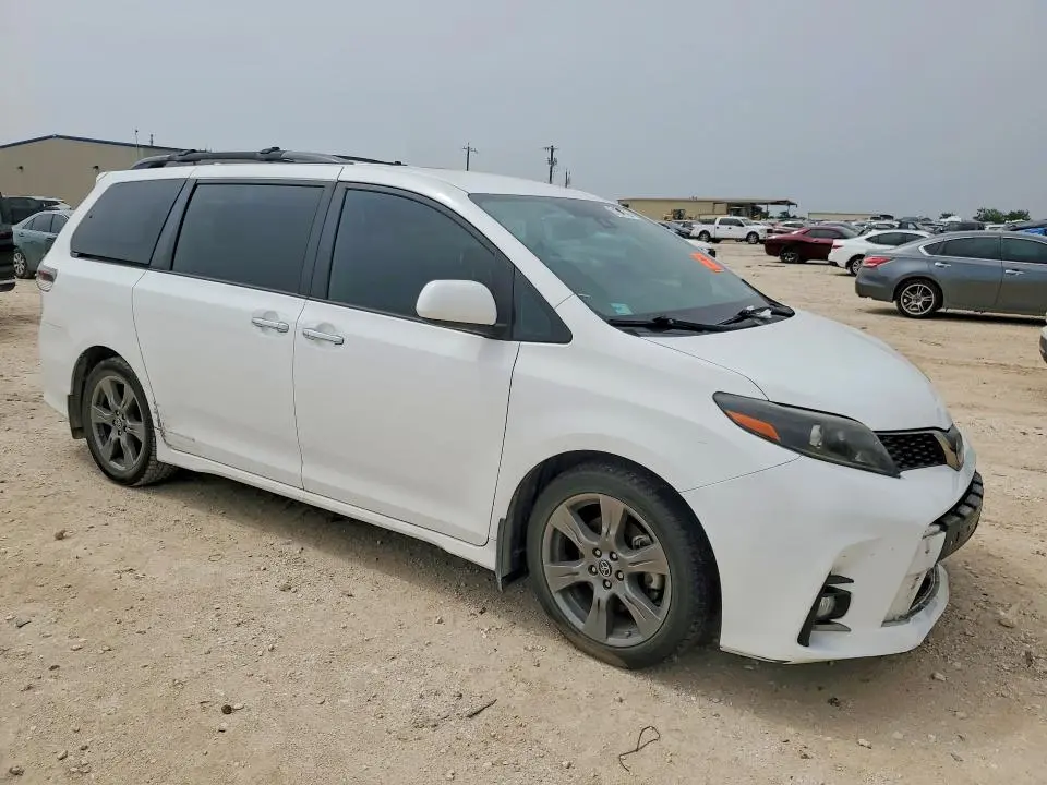 2020 TOYOTA SIENNA SE 8-PASSENGER  