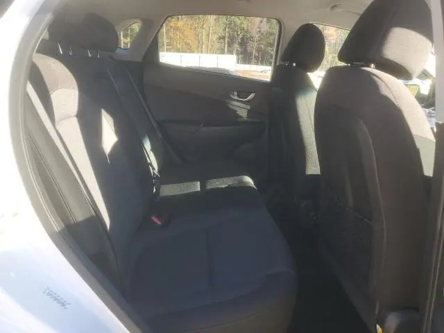 2023 HYUNDAI KONA SE  