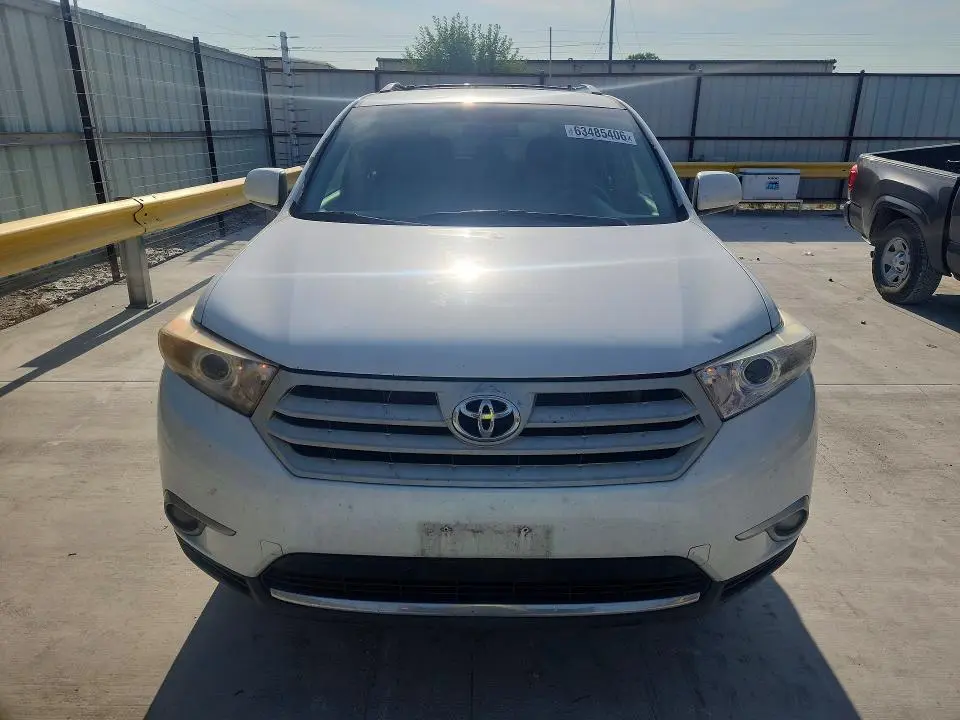 2013 TOYOTA HIGHLANDER PLUS  