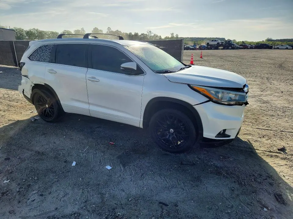 2016 TOYOTA HIGHLANDER XLE  