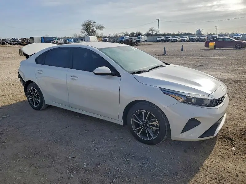 2022 KIA FORTE FE  