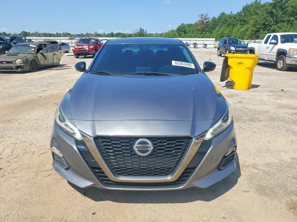 2021 NISSAN ALTIMA SR  