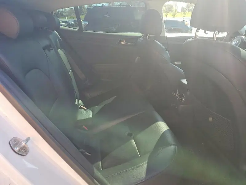 2018 KIA STINGER PREMIUM  