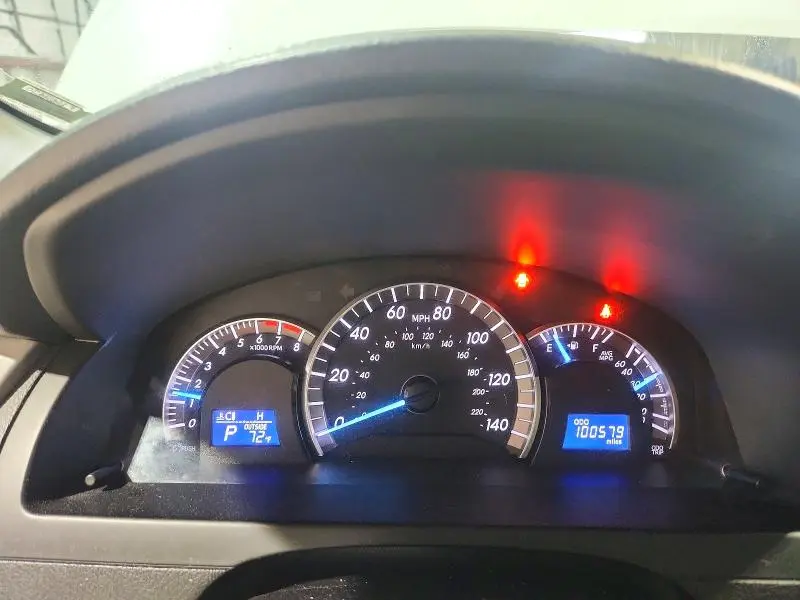 2014 TOYOTA CAMRY SE  