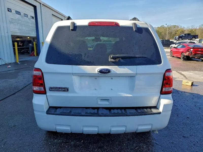 2011 FORD ESCAPE XLT  