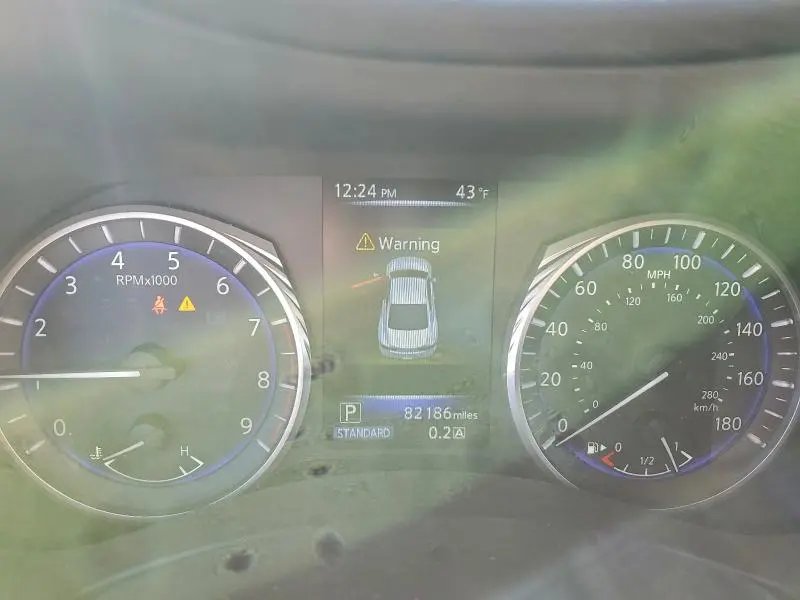 2018 INFINITI Q60 LUXE 300  