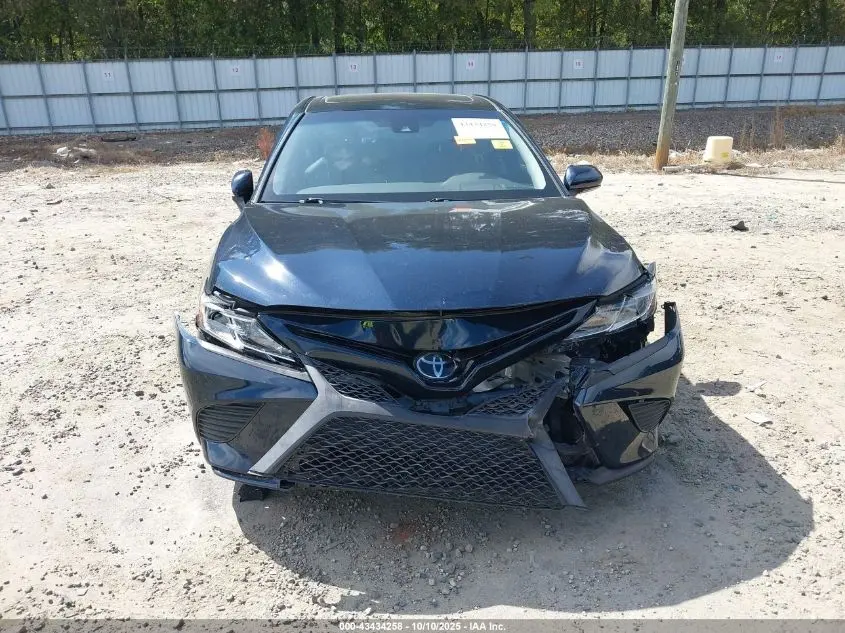 2018 TOYOTA CAMRY SE