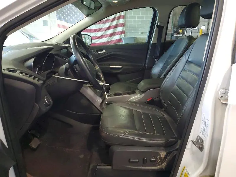 2016 FORD ESCAPE SE  