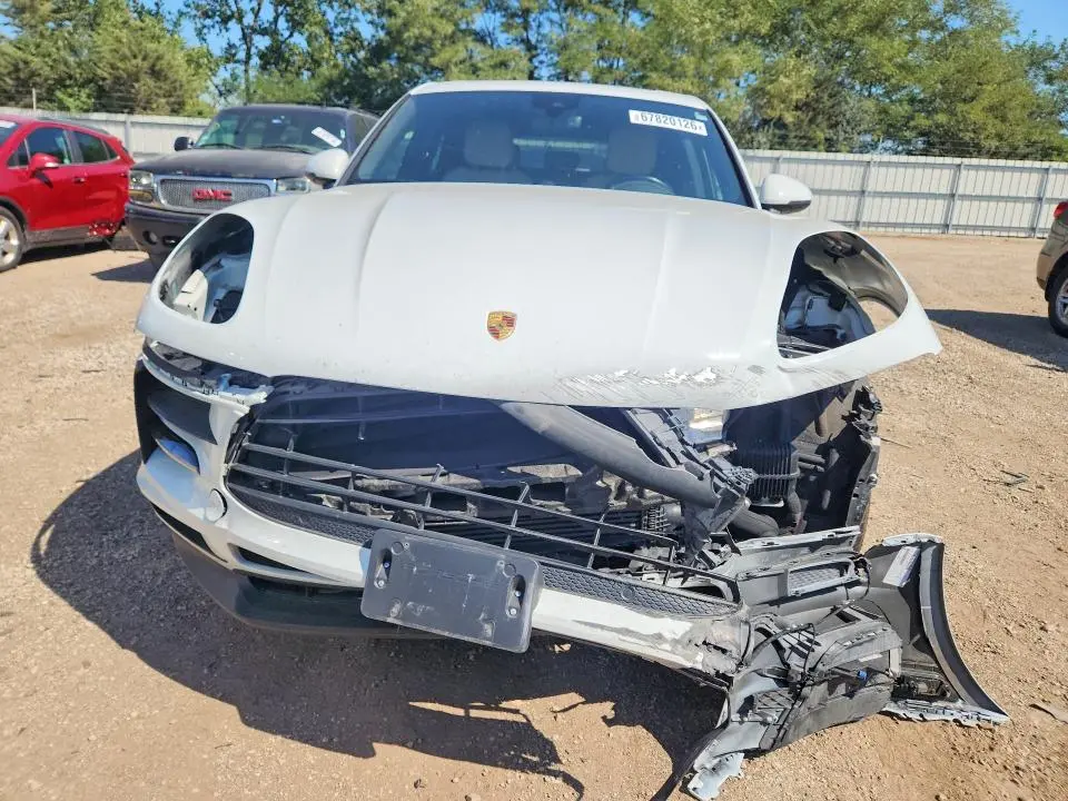 2020 PORSCHE MACAN   
