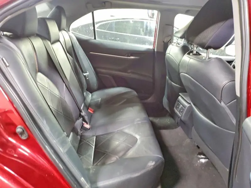 2019 TOYOTA CAMRY XLE  