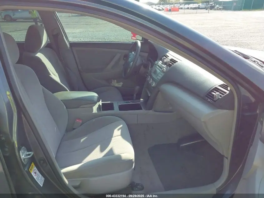 2011 TOYOTA CAMRY LE