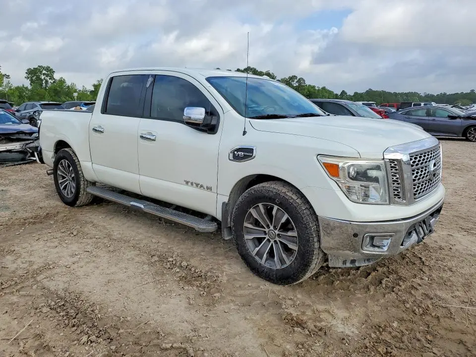 2017 NISSAN TITAN SL  