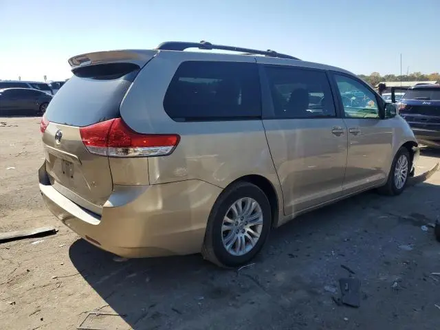 2011 TOYOTA SIENNA XLE  