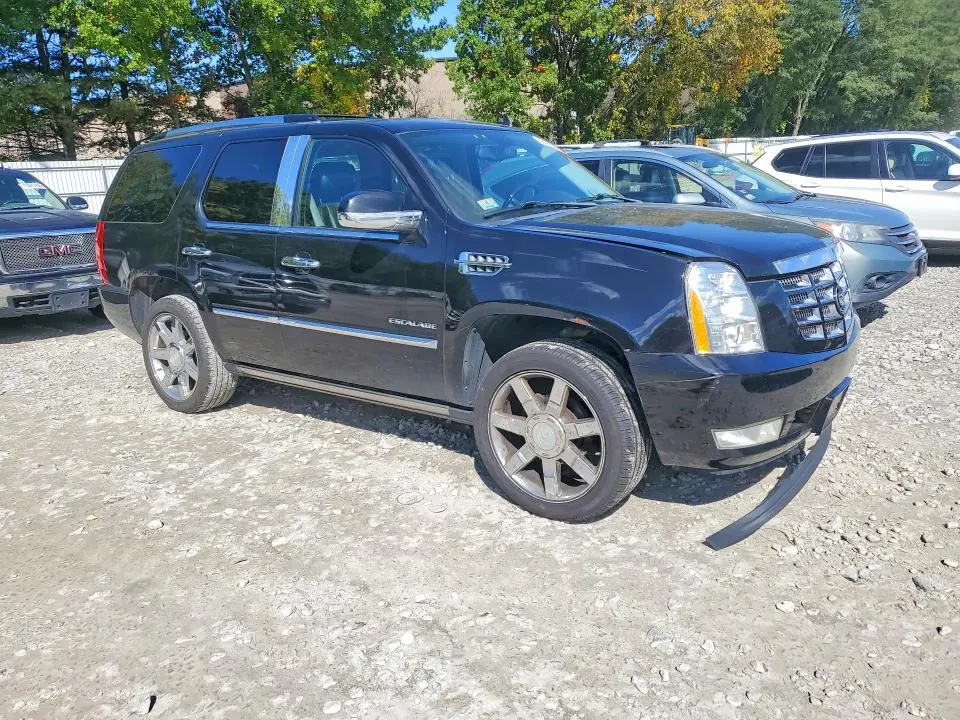 2011 CADILLAC ESCALADE PREMIUM  