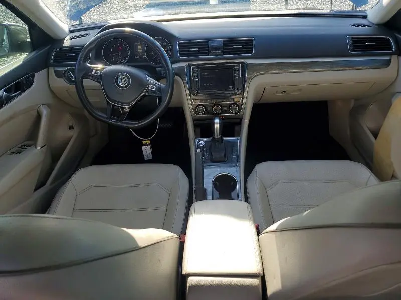 2018 VOLKSWAGEN PASSAT SE  
