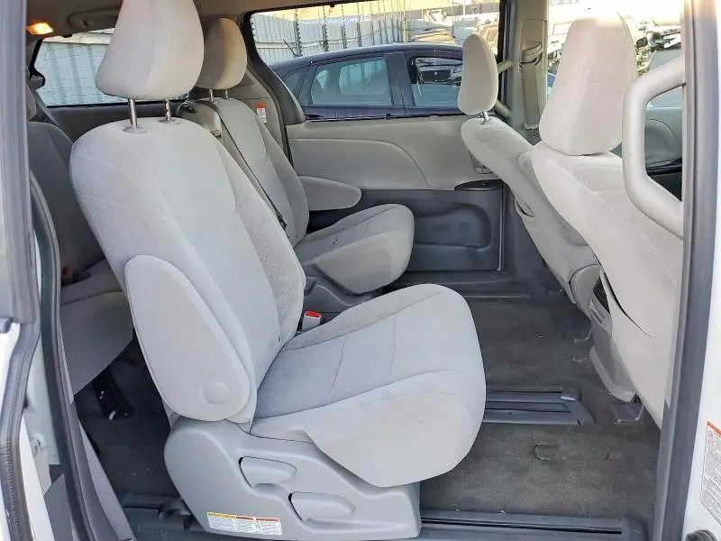 2016 TOYOTA SIENNA LE 8-PASSENGER  