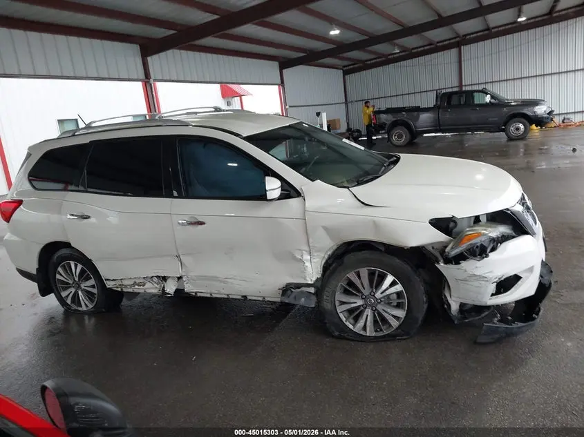 2017 NISSAN PATHFINDER SV