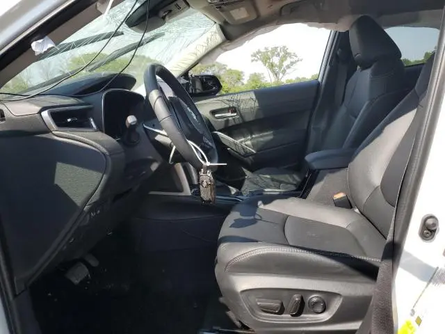 2024 TOYOTA COROLLA CROSS XLE  